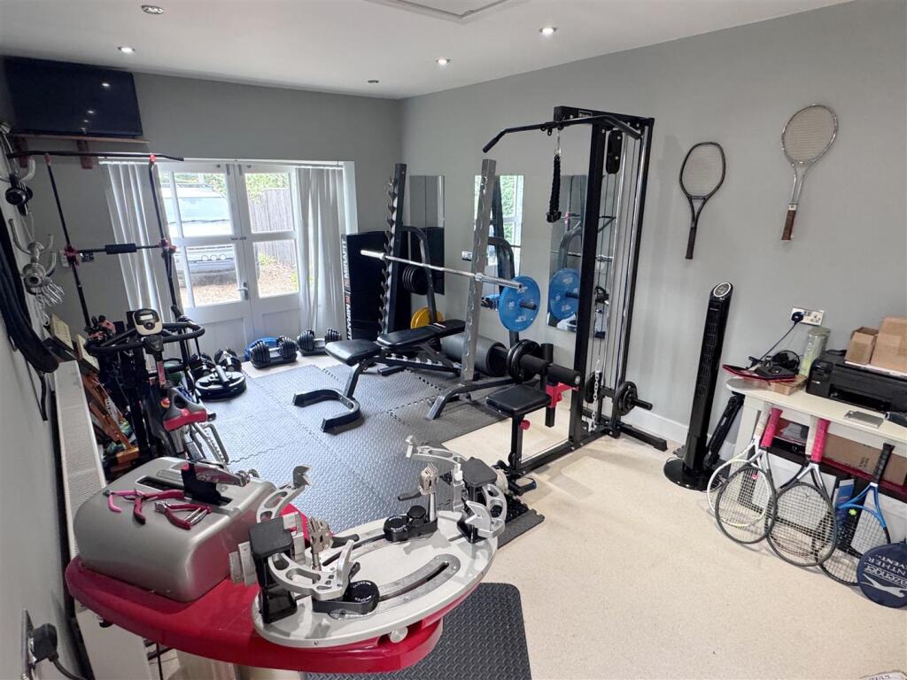 Garage Gym 1.JPG