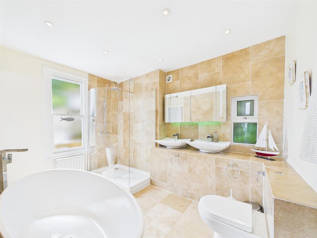 Bedroom One En-suite