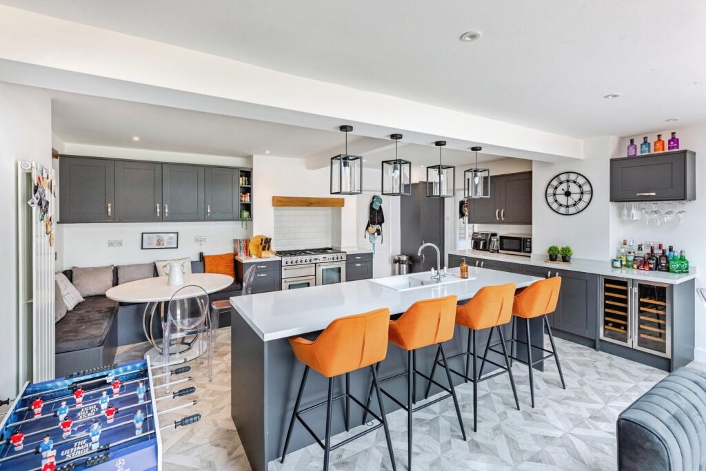 Kitchen Family Room