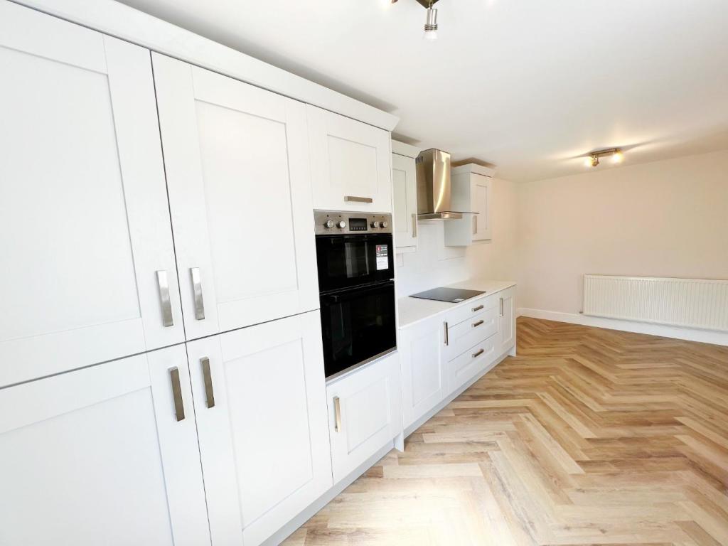 Kitchen 8.jpg