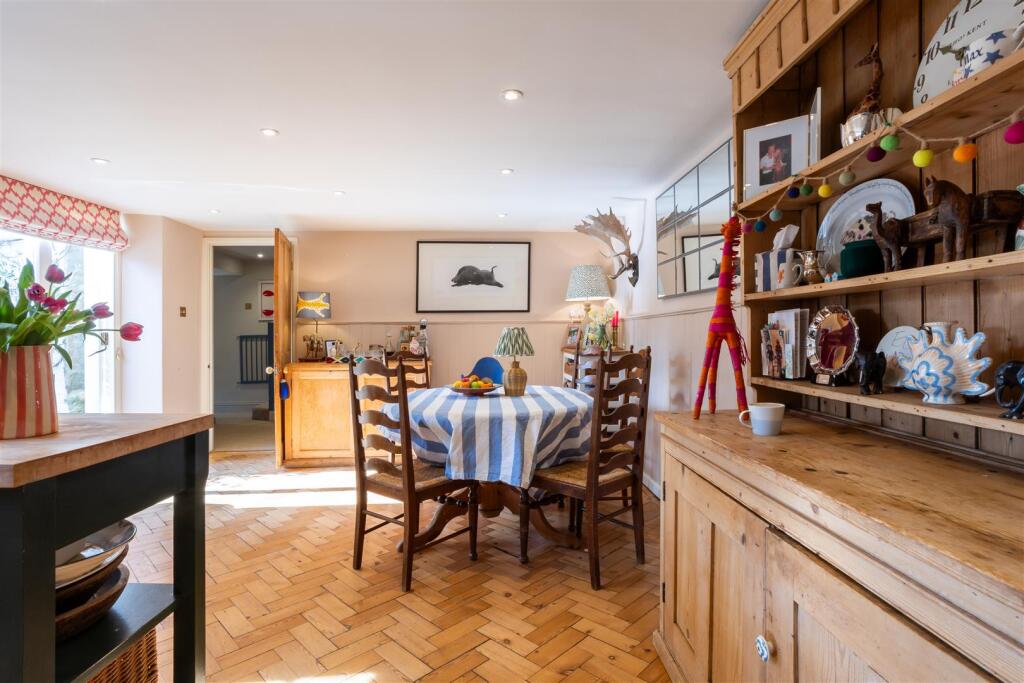 The Old Post Office, Hill Road