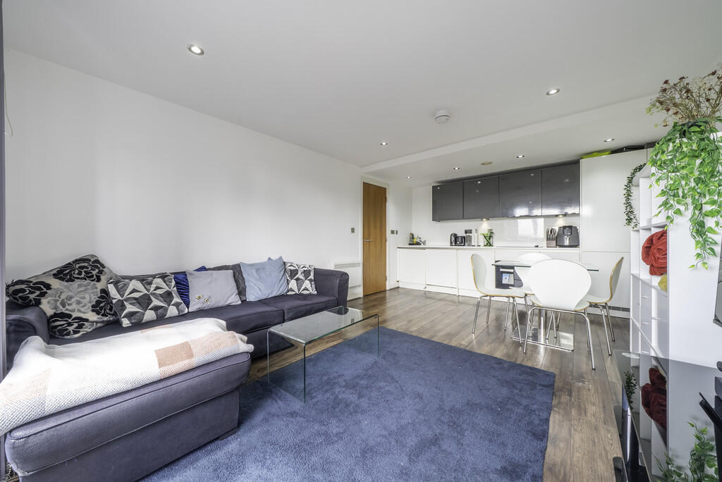 Maddison House000...