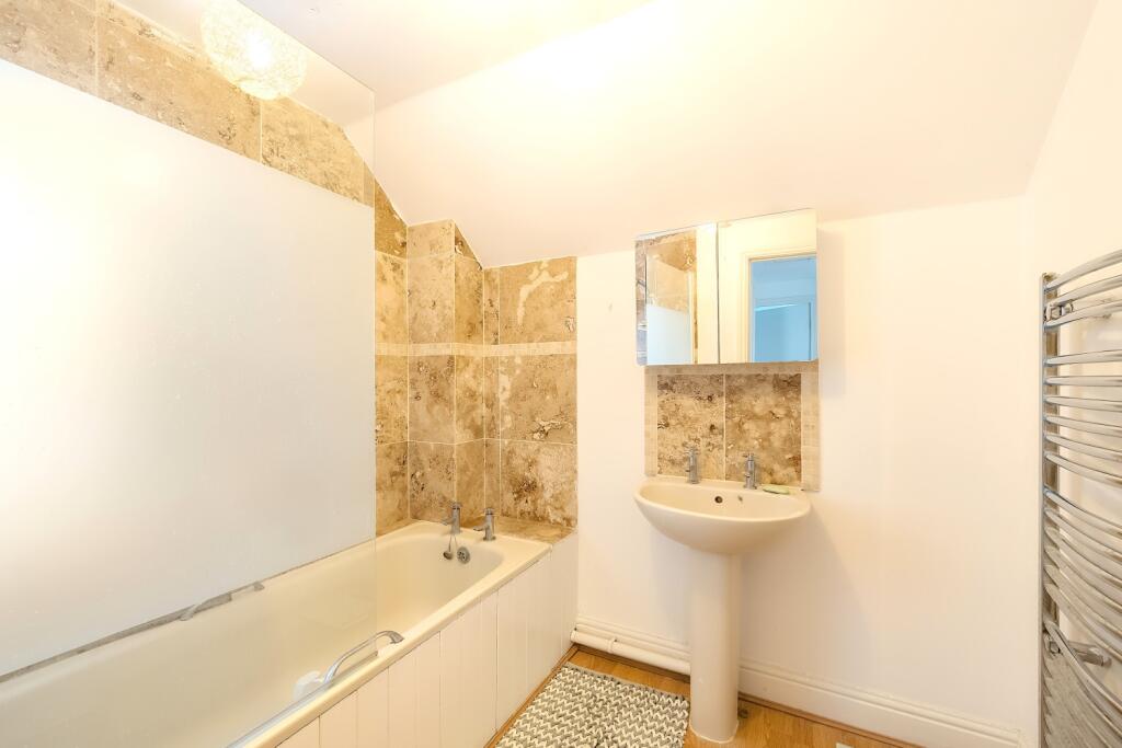 7 Hall Farm Cottages - Bathroom.