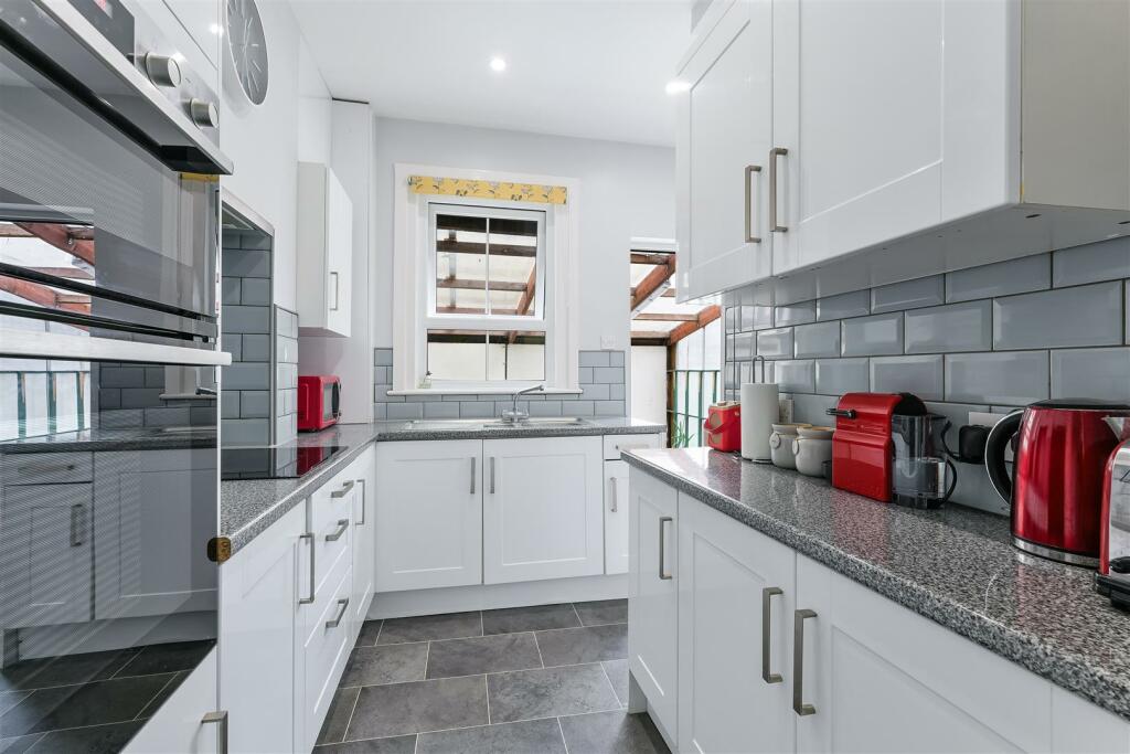 LADBROKE ROAD, 19- (4).jpg