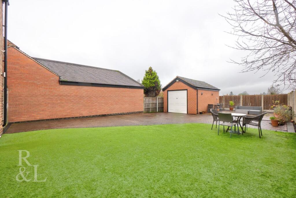 30 Eton Road (9).jpg