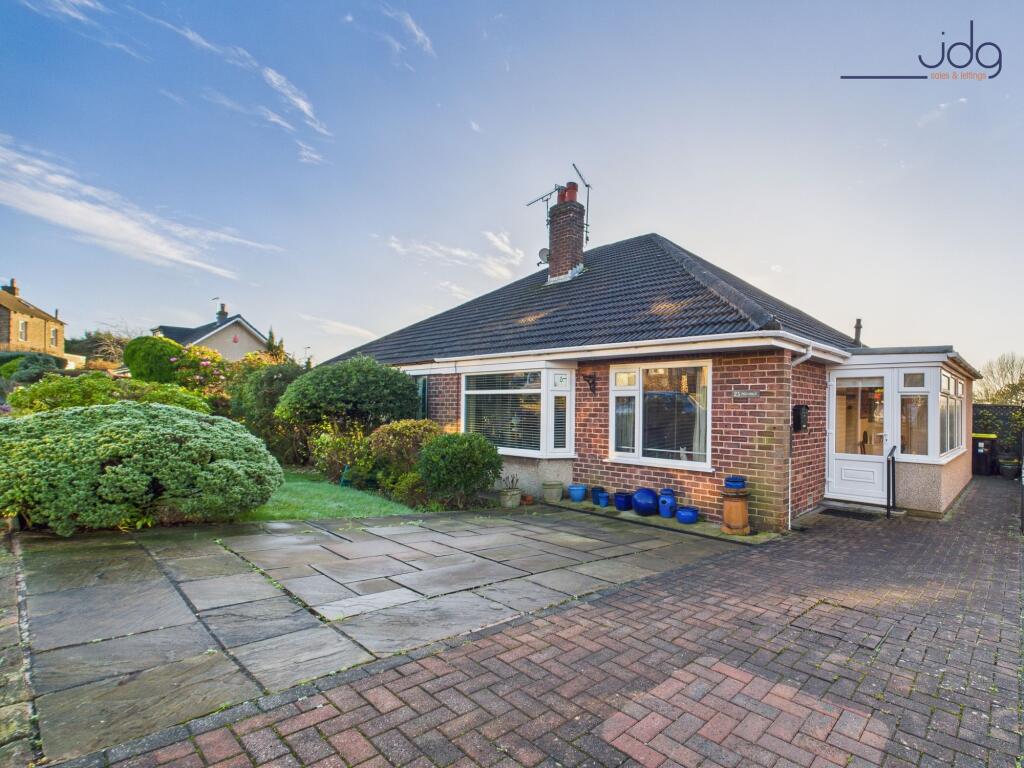 Piccadilly, Scotforth | Extended Two-Bed Bungalow with Private Garden and Conservatory!