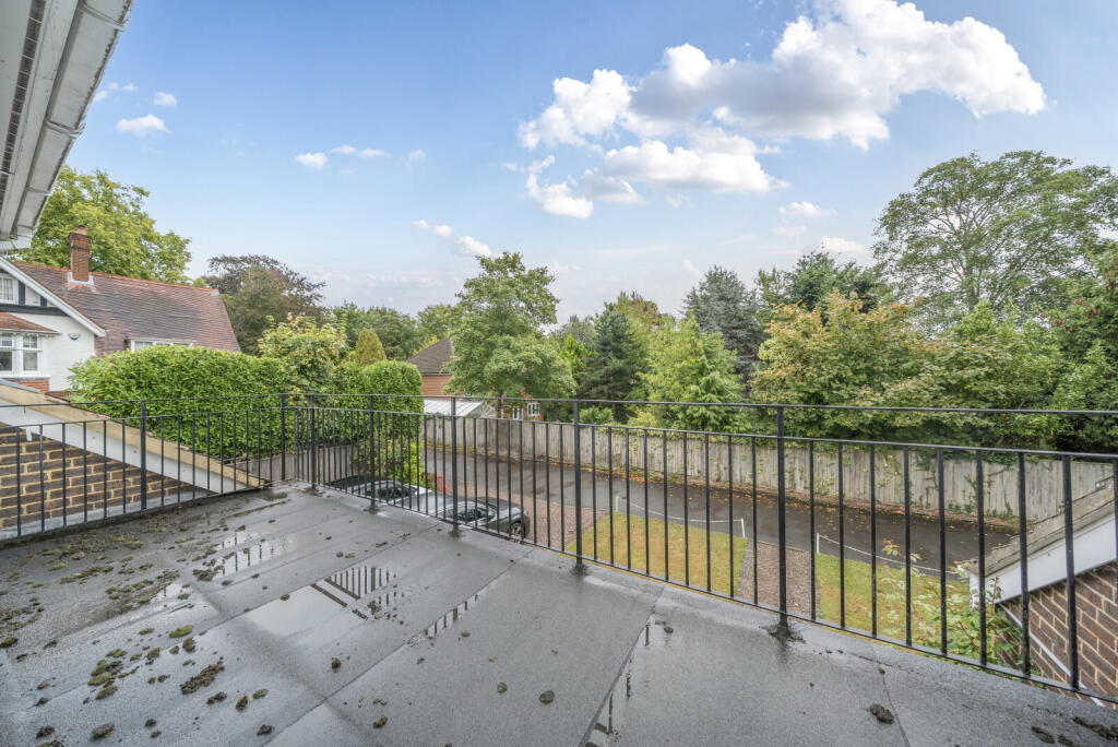 1347632-20-68b703...