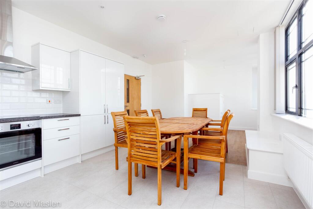 kitchen b second floor_.jpg