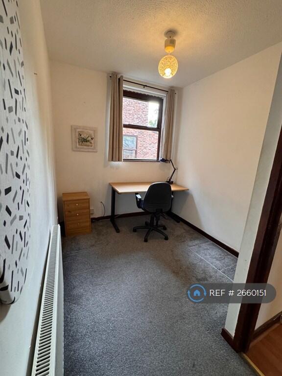 Single Bedroom/Study Room