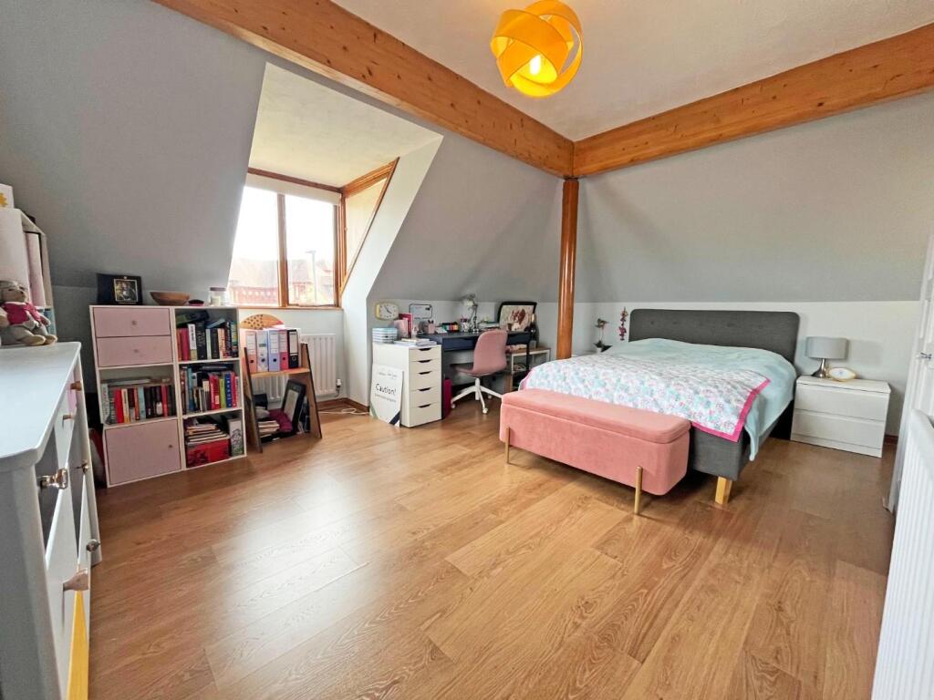 Bed 1.jpg