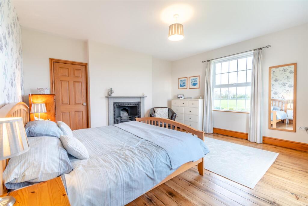 8548843-interior18.jpg