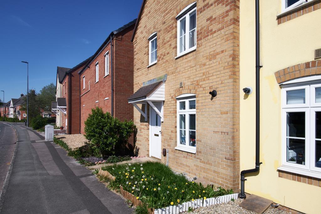 Front aspect photo 2