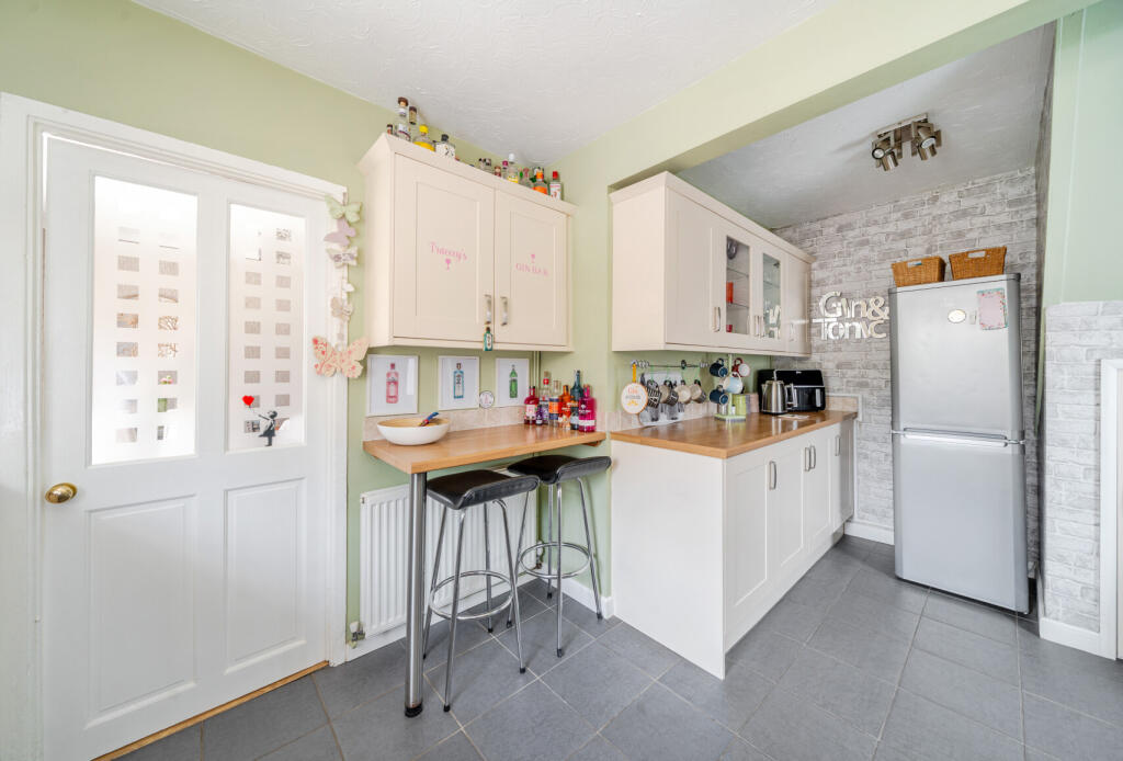 1318142-20-6867a1...