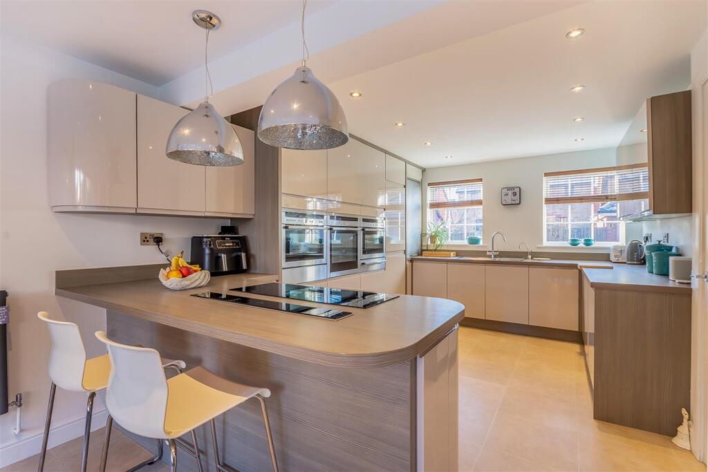 8632521-interior09.jpg