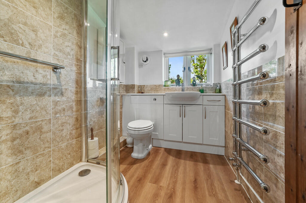 PT-TV-TudorCottag...