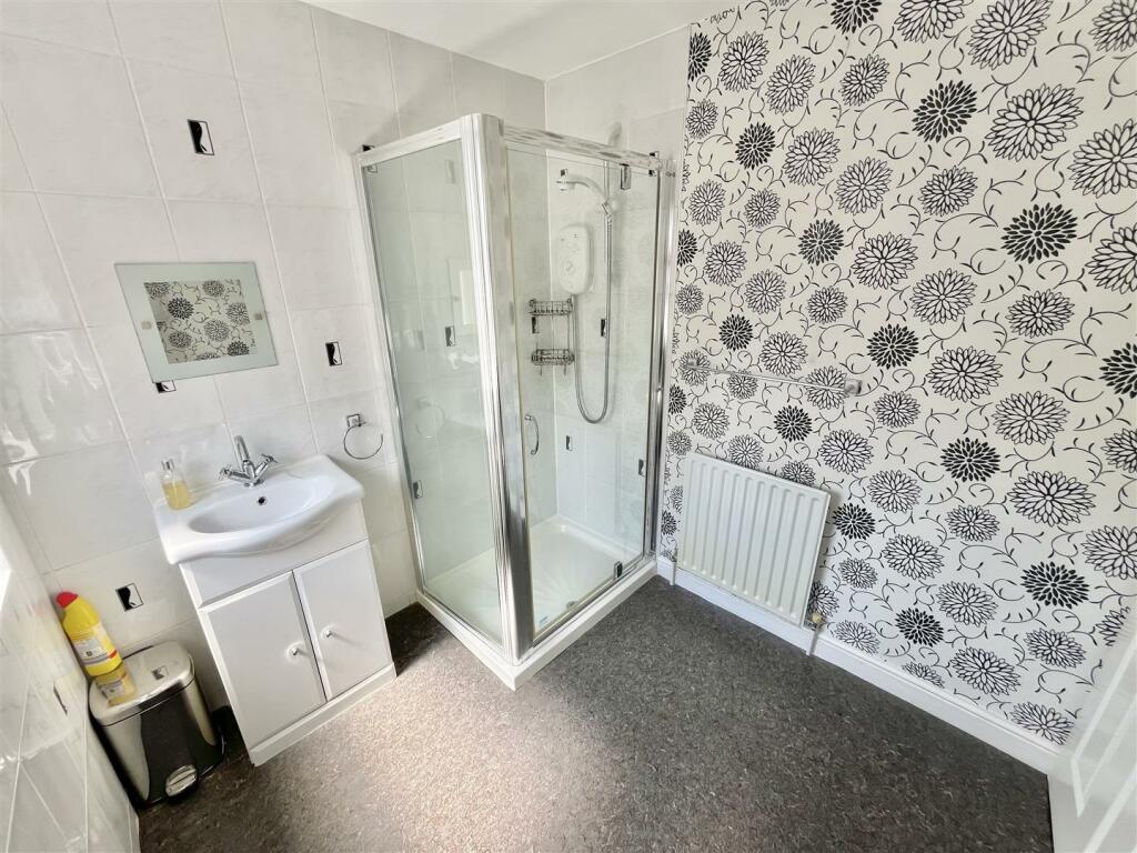 Shower Room Aspect 2.jpg
