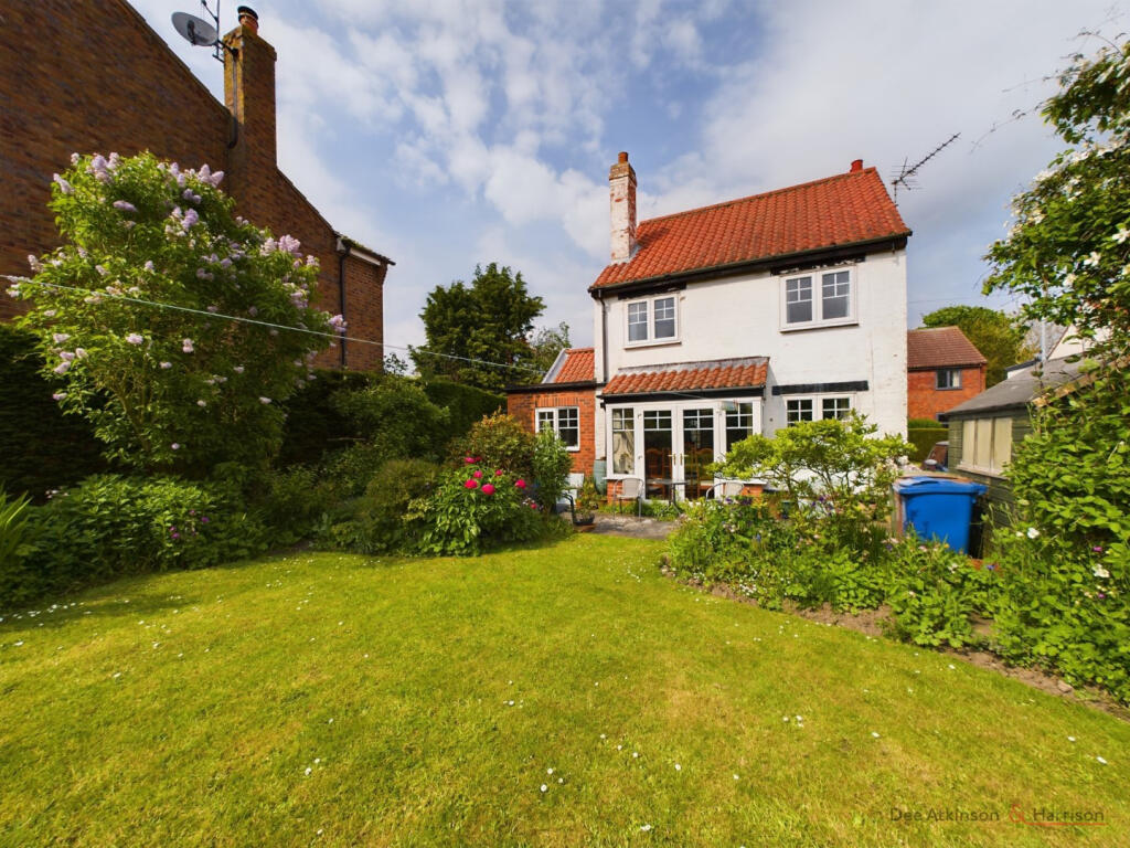 3 Bedroom Detached House - For Sale