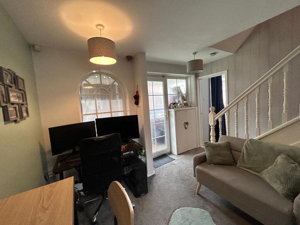 Office Space/Dining Area