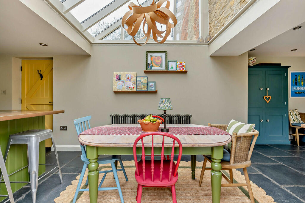 8631171-interior3...