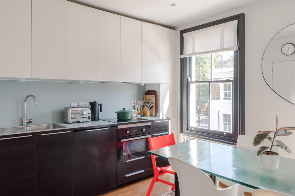 228297 - 28B Cephas Avenue-30.jpg