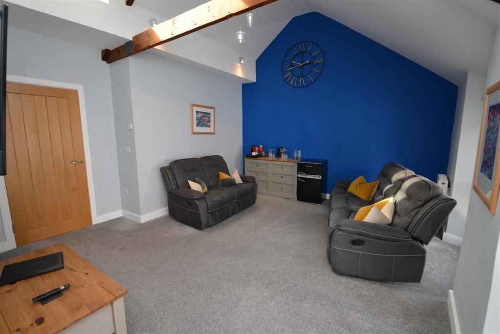 Living Area Apt2