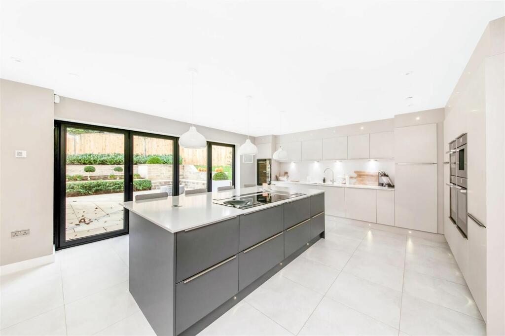 OPEN PLAN LIVING DINING KITCHEN