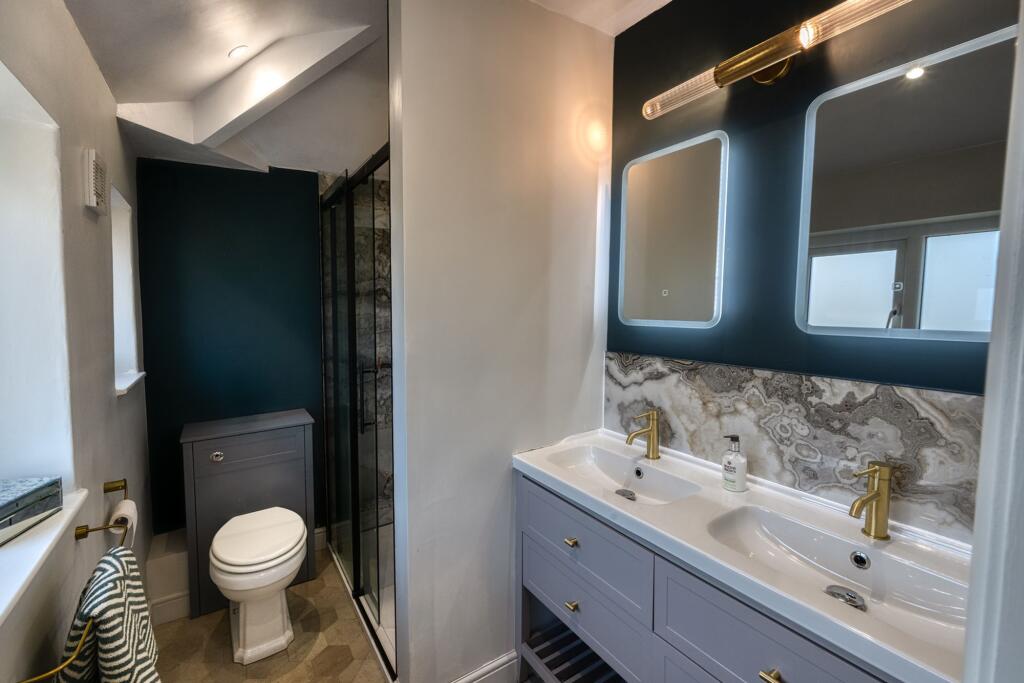 Northdown Avenue, Woodley Stockport, SK6 1LB