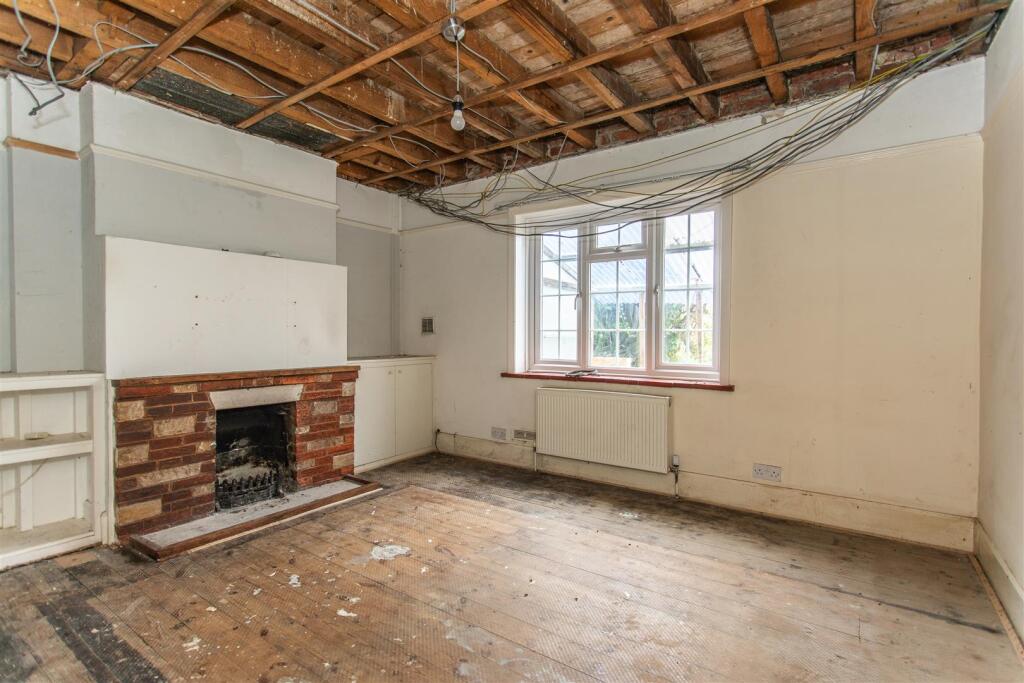 53 Crossways8.jpg