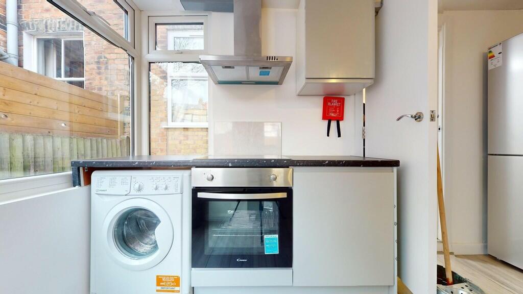 Main Kitchen dine...