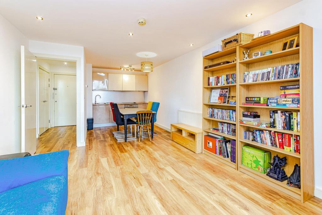 Lounge/Dining Room