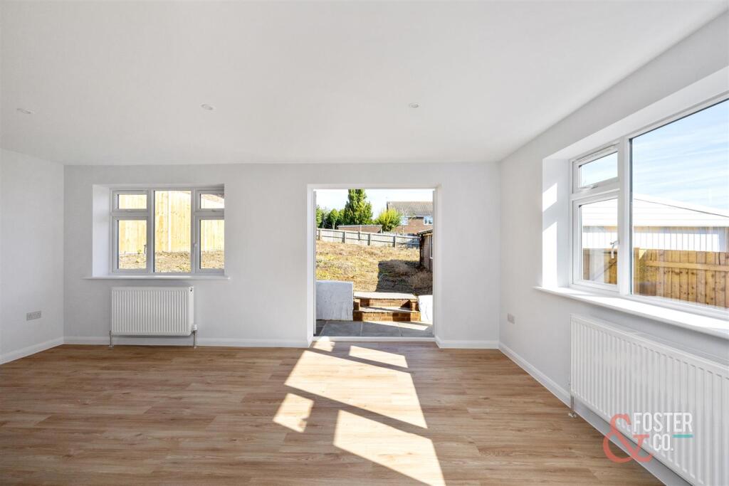 Mill Hill Close, 13-010.jpg