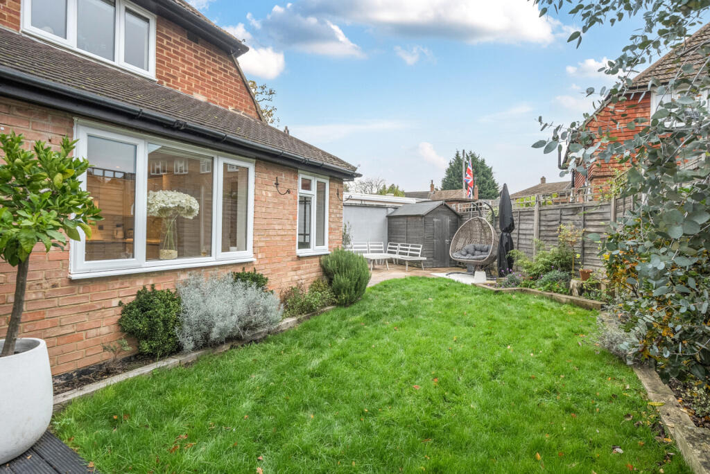 1377318-3-690dbf7...