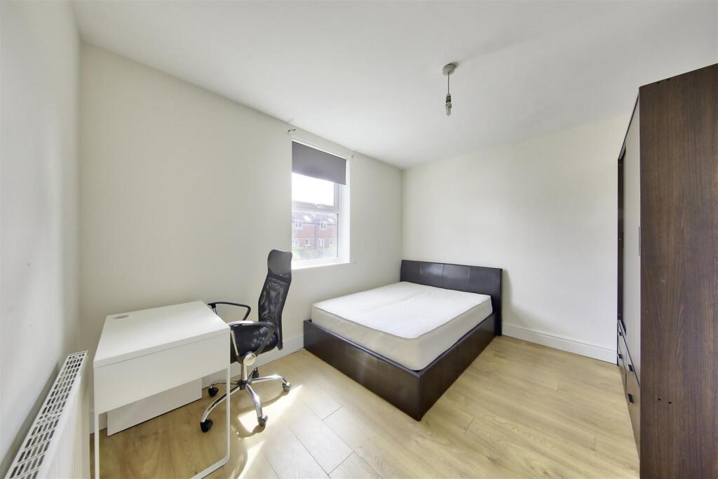 bedroom 1.1.jpg