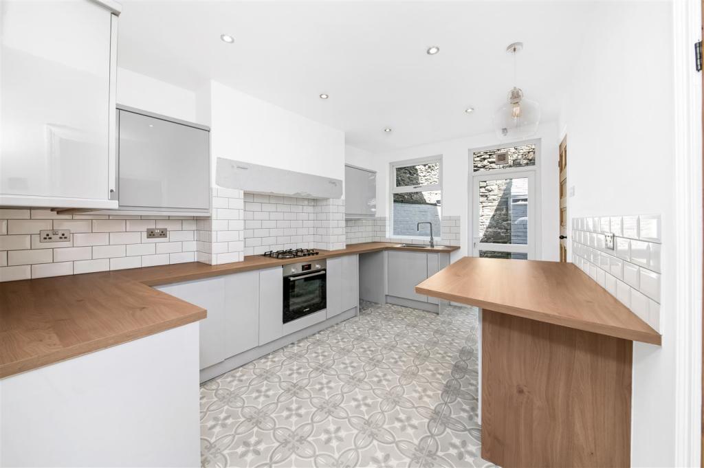 BREAKFAST KITCHEN