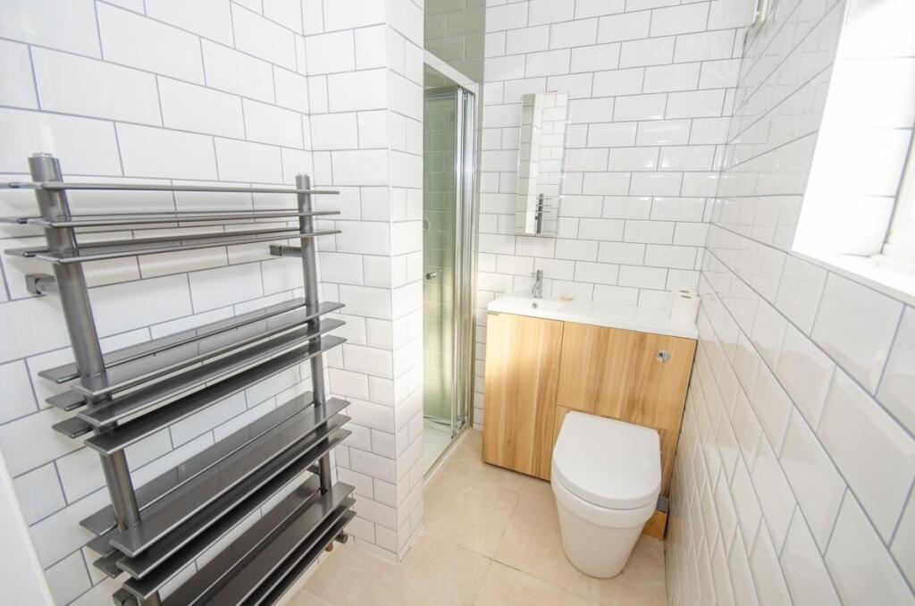 Shower room.jpg