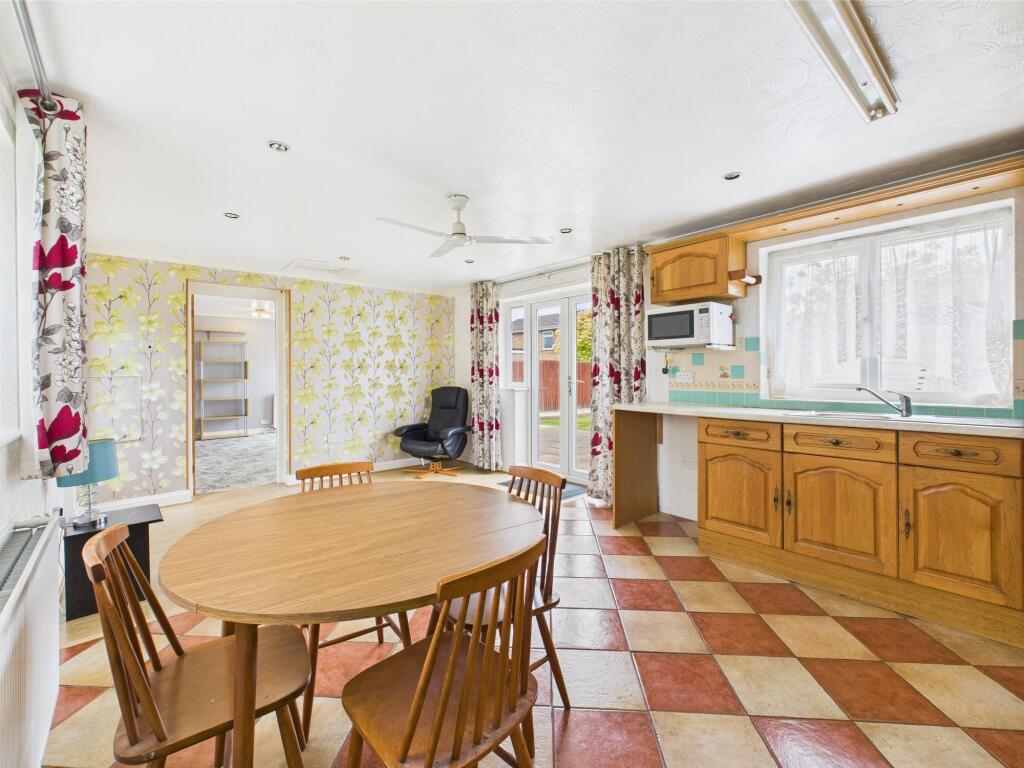 Kitchen/Breakfast Room