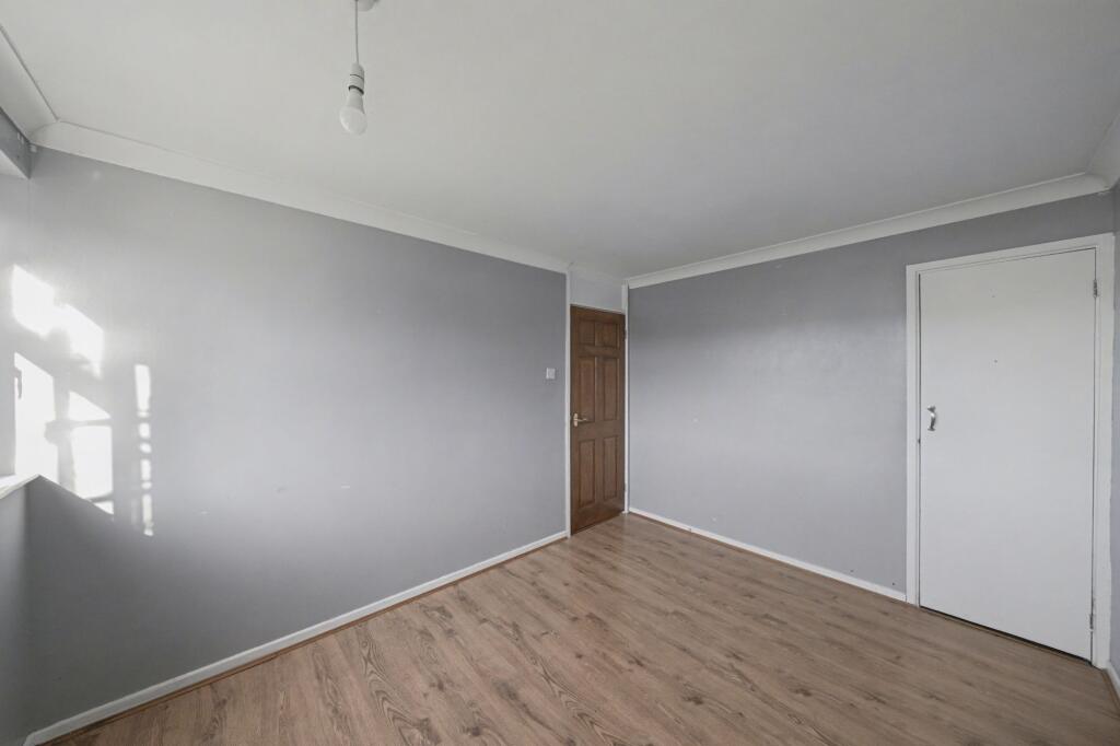 320 Spackmans Way, Slough, SL1 2SD