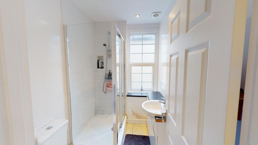 439-Fishponds-Road-Shower-Room(1)