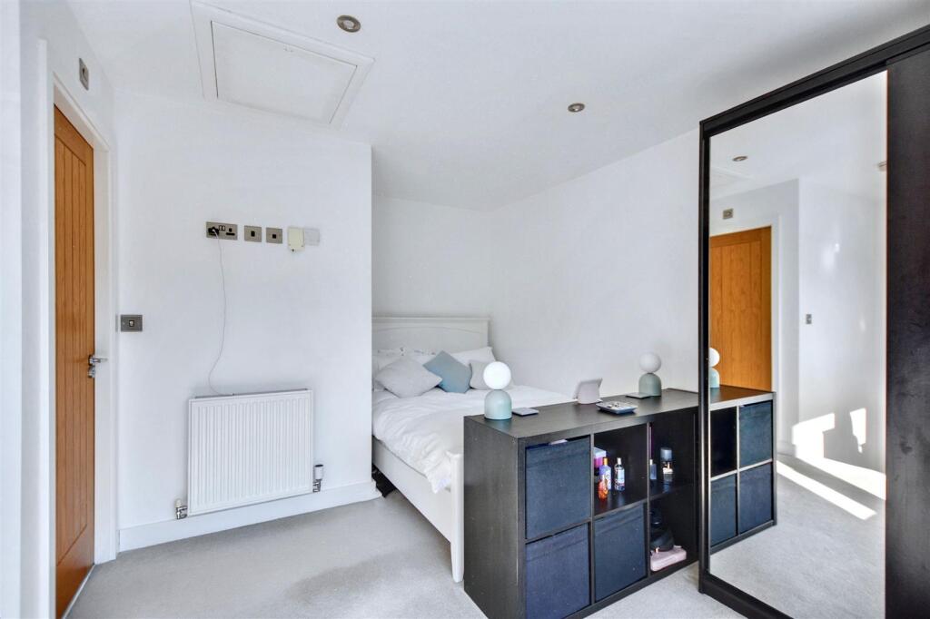 Bedroom_1.jpeg