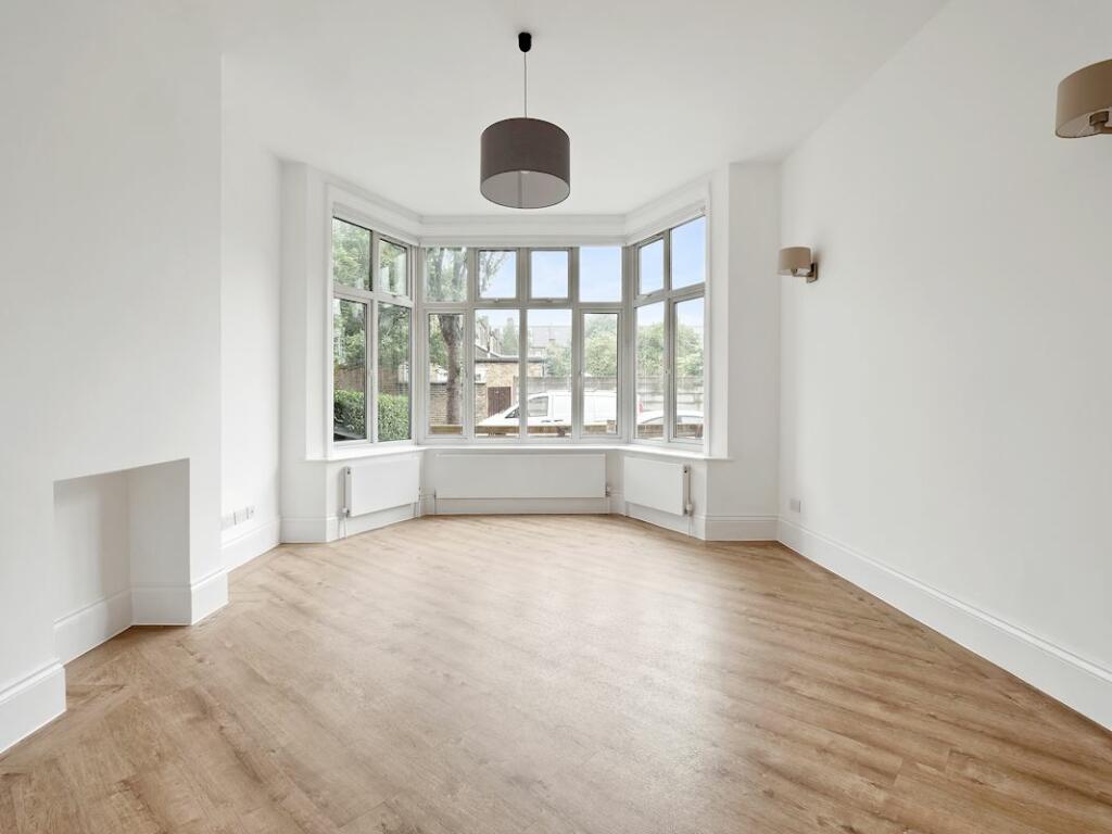2.lounge.jpg