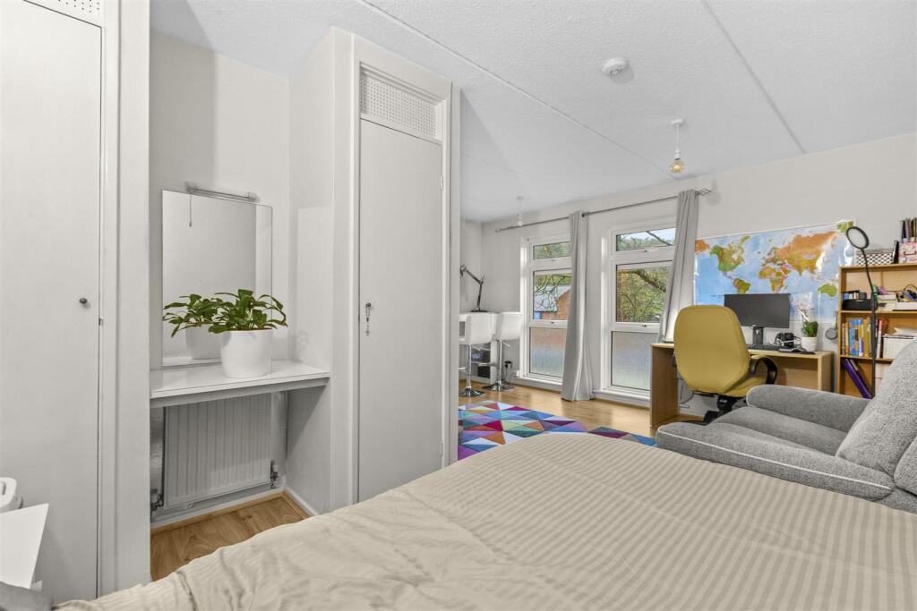 12 Baines House, Abbey Barn Rd, HP11 1RJ-7.jpg