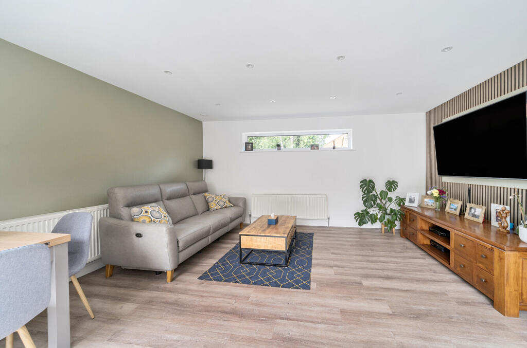 1343637-11-68a5e5...