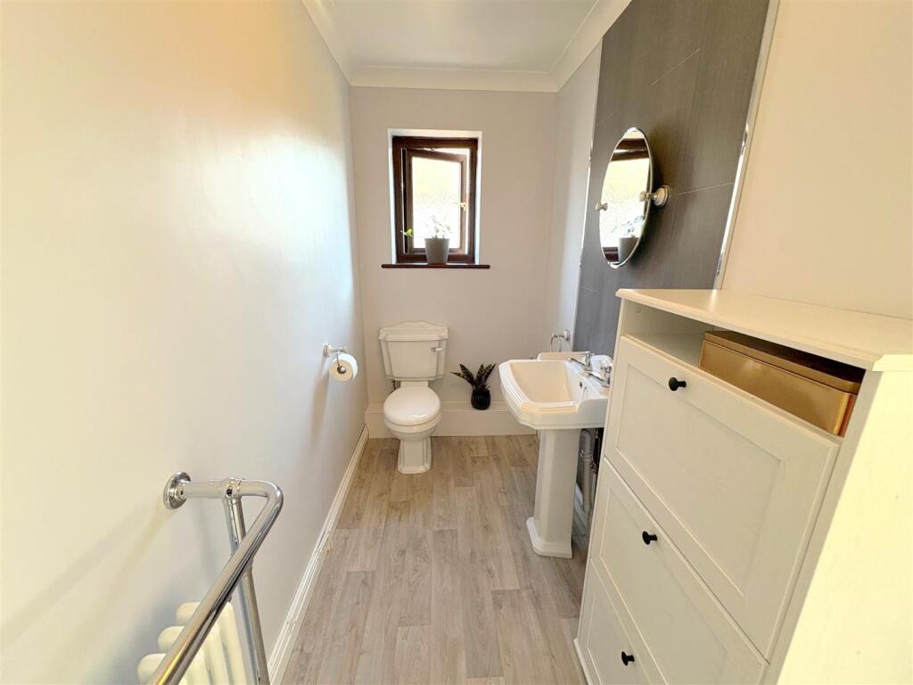 Bedroom 1 Ensuite a.jpg