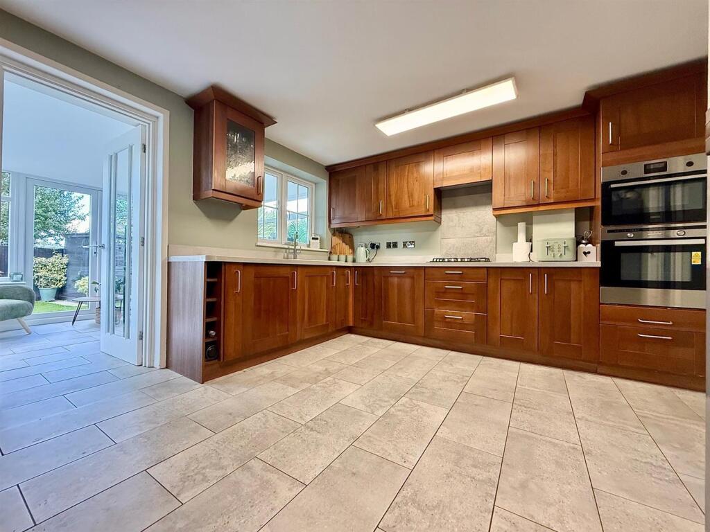 Kitchen / Breakfast Room