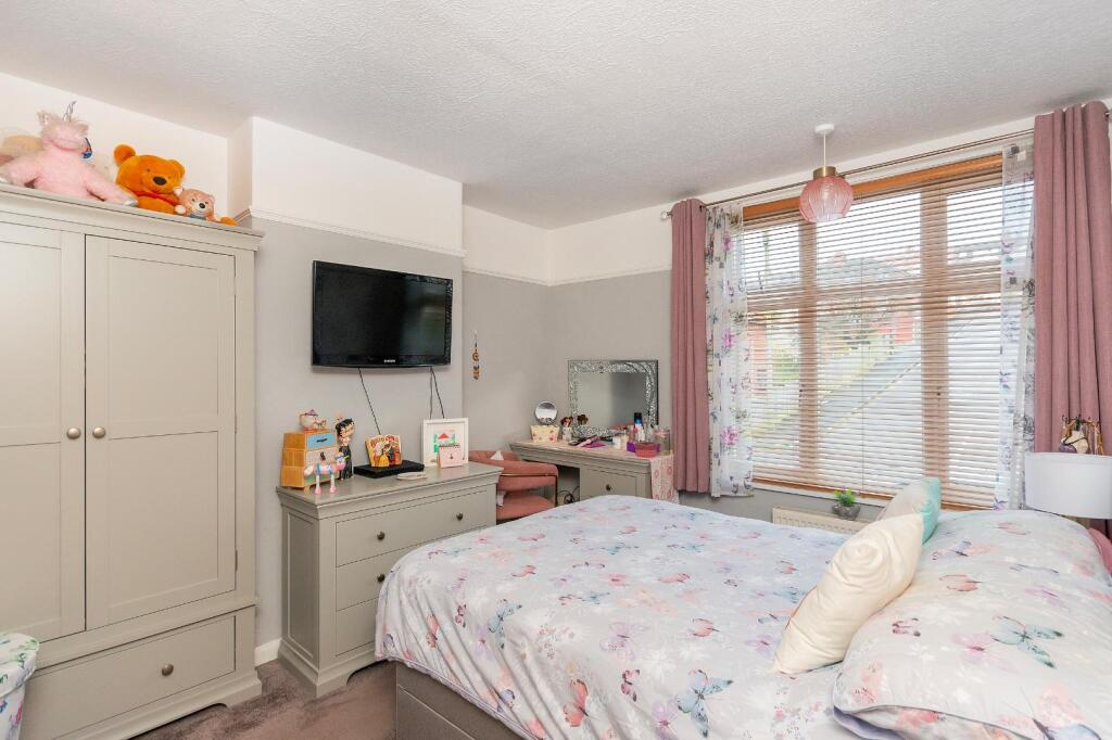 2Q6RKE - Bedroom H.jpg