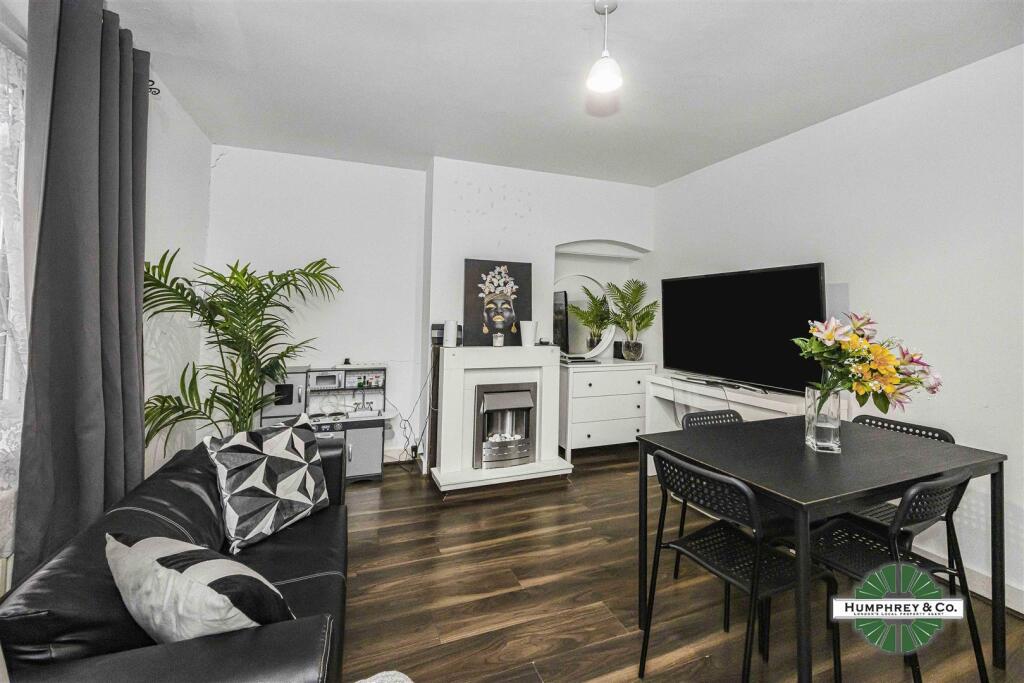 5 Twybridge Way -008.jpg