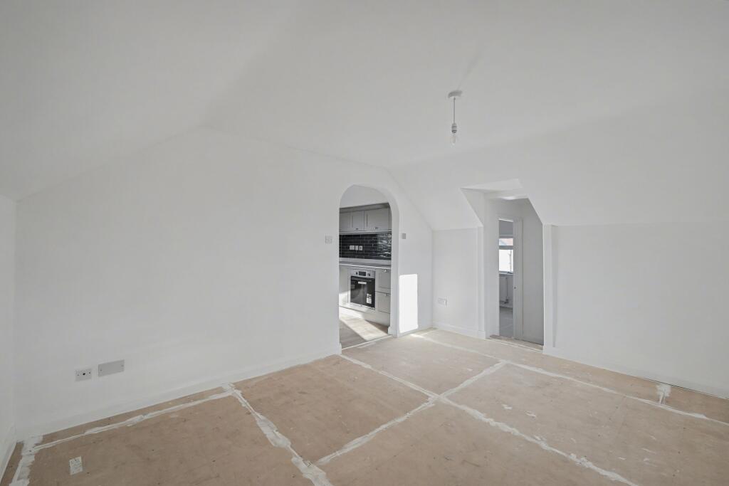 69 Headley Road, Liphook, Hampshire, GU30 7PR