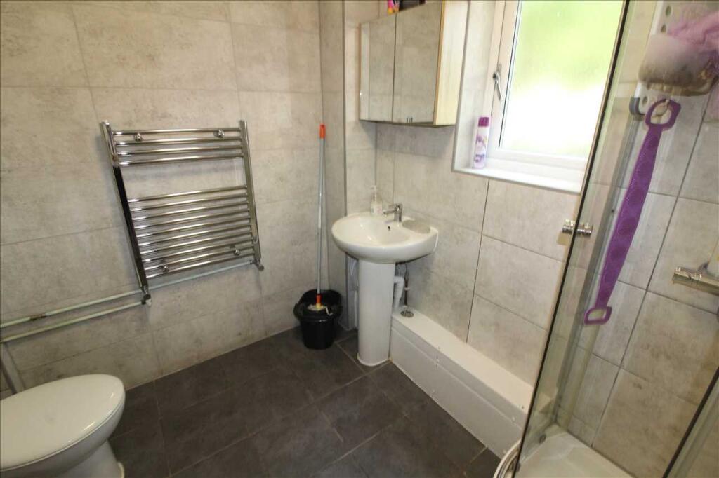 DOWNSTAIRS SHOWER