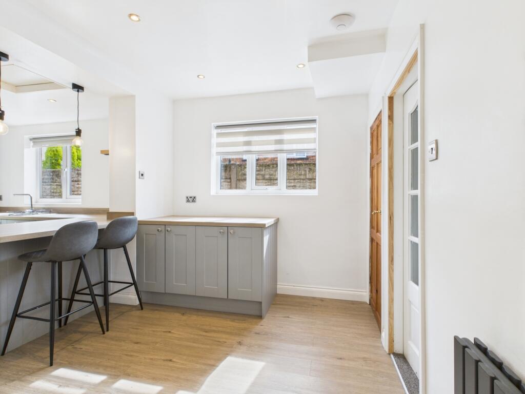 CAM04634G0-PR0045-STILL006