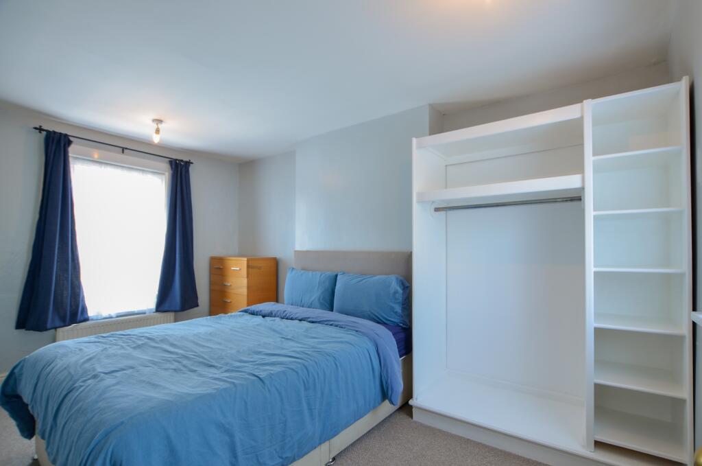 To Book A Viewing Call TPS Lostwithiel on 01208 87